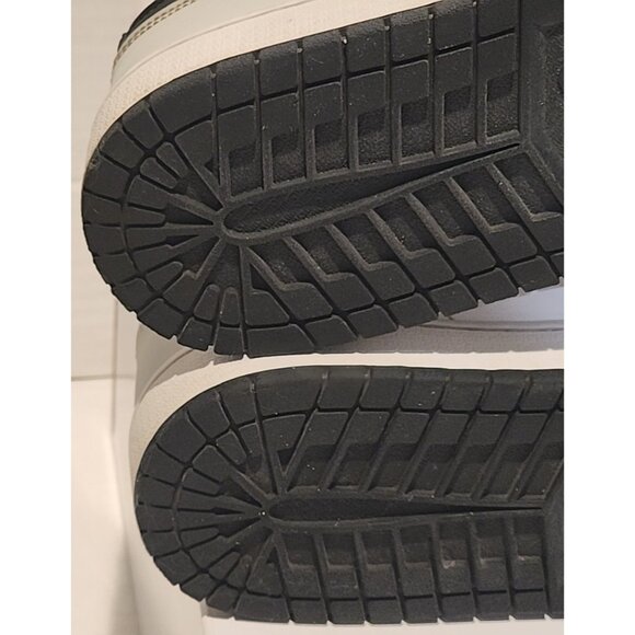NIKE Air Jordan 1 Mid Womens size 9 mens 7.5 Grey Fog Black White BQ6472-015 - Picture 9 of 14